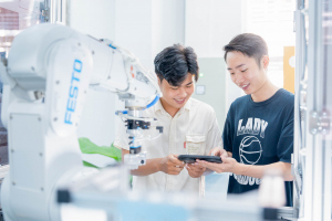 Tại sao lựa chọn EIU?